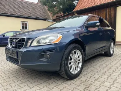 Second-hand Volvo XC60 Summum 175 CP (128 kW) 2010 Albastru SUV