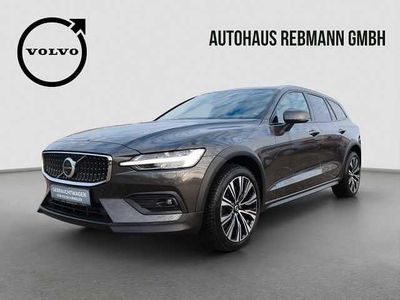 Gebraucht 2024 Volvo V60 CC Kombi | 42.990 € (Teuer)