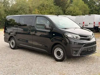 Gebraucht Toyota Proace 144 PS (105 kW) 2023 Schwarz Van / Kleinbus