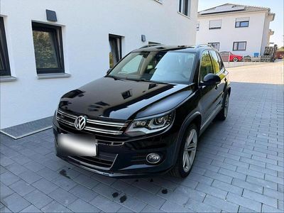 Second-hand VW Tiguan R-line 140 CP (102 kW) 2012 Negru SUV
