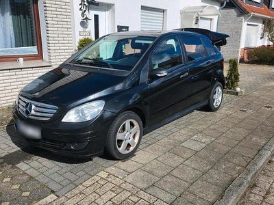 Gebraucht Mercedes B180 116 PS (85 kW) 2007 Schwarz Van / Kleinbus
