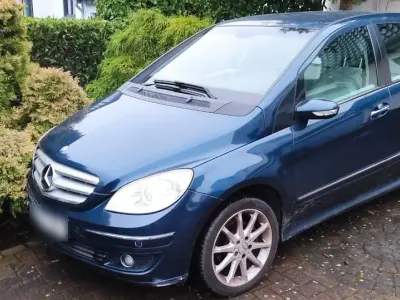 Usata Mercedes B200 136 CV (100 kW) 2006 Blu Monovolume