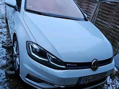 Gebraucht VW Golf VIII 131 PS (96 kW) 2020 Weiß Kombi