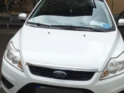 Gebraucht Ford Focus 80 PS (58 kW) 2009 Weiß Limousine