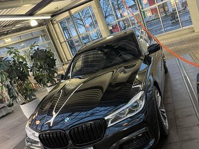 Schwarz Gebraucht 2016 BMW 740 M Sport Limousine | 27.500 € (Fairer Preis)