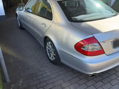 Gebraucht Mercedes E350 Avantgarde 290 PS (213 kW) 2009 Silber Limousine