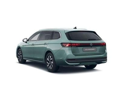 Usata VW Passat Business 150 CV (110 kW) 2025 Verde Station wagon