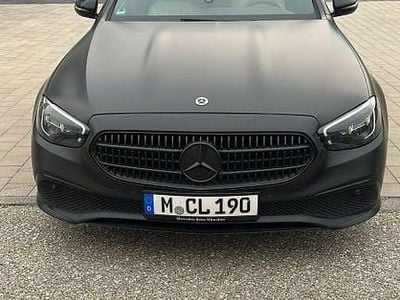 Gebraucht Mercedes E220 200 PS (147 kW) 2023 Schwarz Limousine