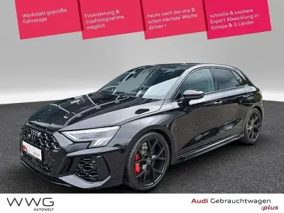 Gebraucht Audi RS3 Sportback Ambiente 400 PS (294 kW) 2023 Mythosschwarz metallic Kleinwagen