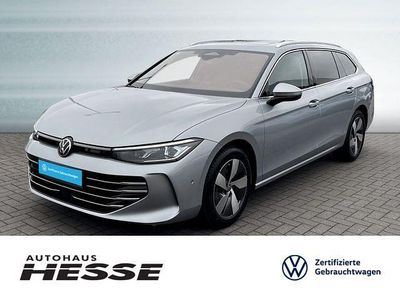 Oyster silver Gebraucht 2024 VW Passat Elegance Kombi | 41.930 € (Etwas zu teuer)