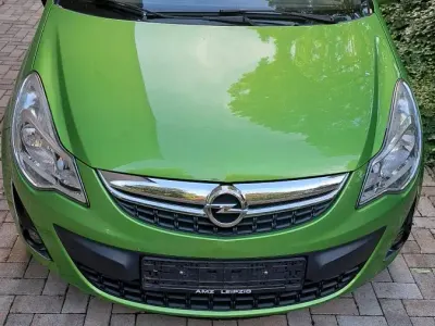 Gebraucht Opel Corsa Edition 88 PS (64 kW) 2012 Grün Kleinwagen