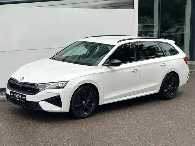 Gebraucht Skoda Octavia RS 265 PS (194 kW) 2024 Weiß Kombi