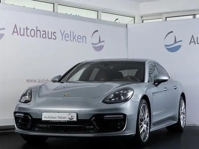 Porsche Panamera 4