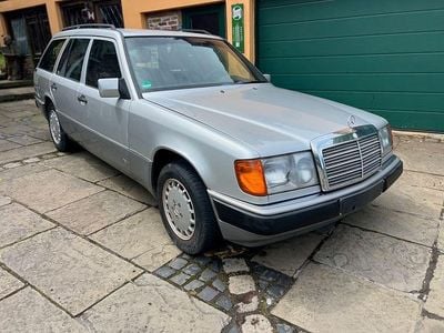 Second-hand Mercedes E250 113 CP (83 kW) 1992 Argintiu Break