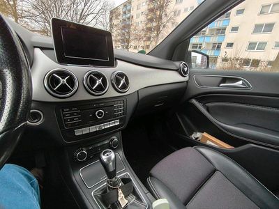 Gebraucht Mercedes B200 136 PS (100 kW) 2018 Schwarz Van / Kleinbus