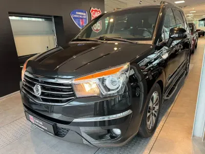 Gebraucht SsangYong Rodius 178 PS (130 kW) 2018 Schwarz Van / Kleinbus