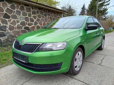 Usata Skoda Rapid Active 86 CV (63 kW) 2013 Verde Utilitaria