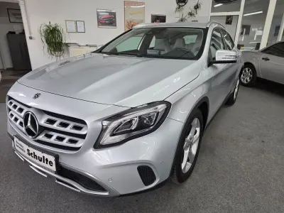 Gebraucht Mercedes GLA180 Urban 122 PS (89 kW) 2019 Polarsilber SUV