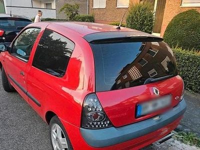 Rot Gebraucht 2003 Renault Clio Coupé | 2.100 €