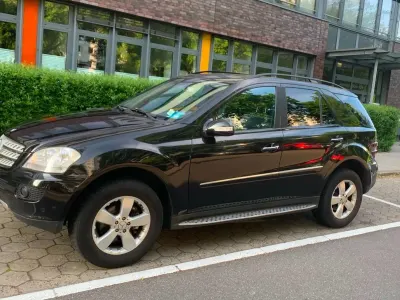 Gebraucht Mercedes ML280 190 PS (139 kW) 2008 Schwarz SUV