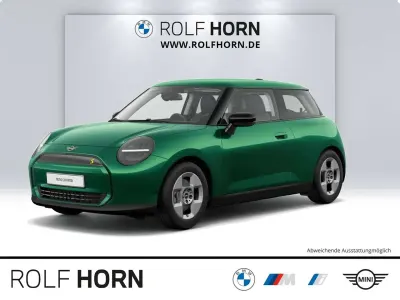 Gebraucht Mini Cooper SE Classic 160 kW (218 PS) 2024 British racing green metallic Kleinwagen