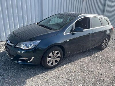 Gebraucht Opel Astra Exklusiv 136 PS (100 kW) 2015 Grün Kombi