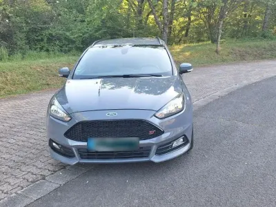 Używany Ford Focus Sport 250 KM (183 kW) 2017 Szary Kombi