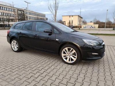Schwarz Gebraucht 2015 Opel Astra Eco Kombi | 5.700 € (Guter Preis)