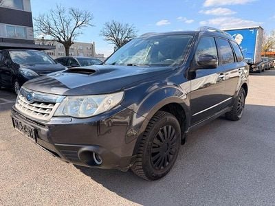 Begagnad Subaru Forester 147 HK (108 kW) 2012 Grå SUV