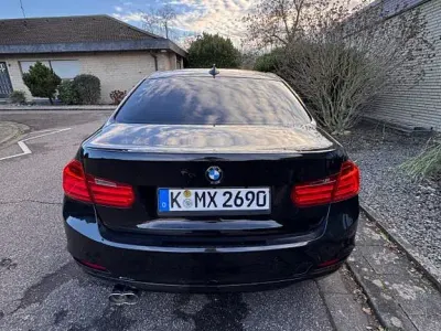 Gebraucht BMW 316 158 PS (116 kW) 2013 Schwarz Limousine