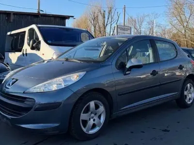 Gebraucht Peugeot 207 Filou 88 PS (64 kW) 2007 Silber Limousine