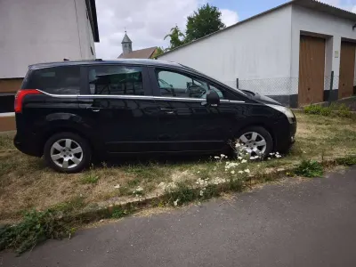 Gebraucht Peugeot 5008 Premium 120 PS (88 kW) 2010 Schwarz Van / Kleinbus