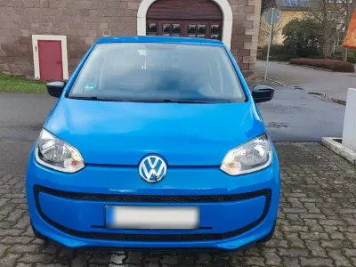 Używany VW up! Cup 60 KM (44 kW) 2014 Niebieski Hatchback