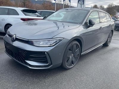 Diabas grau metallic Neu 2026 VW Passat R-line Kombi | 47.475 € (Superpreis)