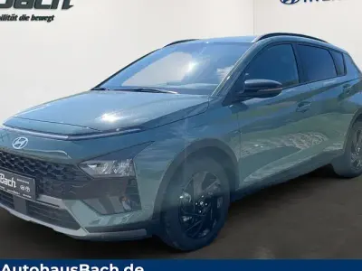 Neu Hyundai Bayon Blackline 90 PS (66 kW) 2026 Grün SUV