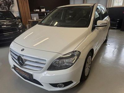 Gebraucht Mercedes B180 122 PS (89 kW) 2013 Weiß Van / Kleinbus