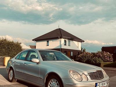 Mercedes E200