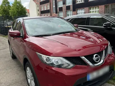 Gebraucht Nissan Qashqai Acenta 116 PS (85 kW) 2014 Rot SUV
