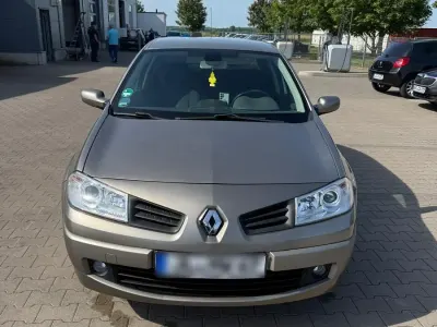 Gebraucht Renault Mégane II 105 PS (77 kW) 2008 Gold Limousine