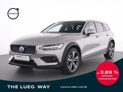 Gebraucht Volvo V60 CC Plus 197 PS (144 kW) 2023 Silver dawn / metallic Kombi