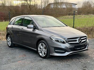 Gebraucht Mercedes B200 136 PS (100 kW) 2016 Grau Van / Kleinbus