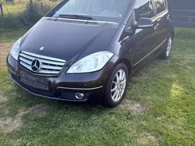 Gebraucht Mercedes C180 95 PS (69 kW) 2009 Schwarz Kleinwagen