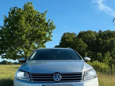 Gebraucht VW Passat Comfortline 120 PS (88 kW) 2011 Grau Limousine