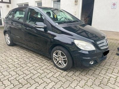 Usata Mercedes B180 109 CV (80 kW) 2010 Nero Monovolume