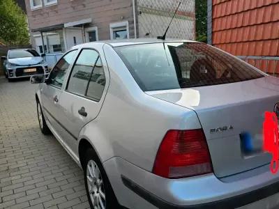 Gebraucht VW Bora 75 PS (55 kW) 2001 Grau Limousine