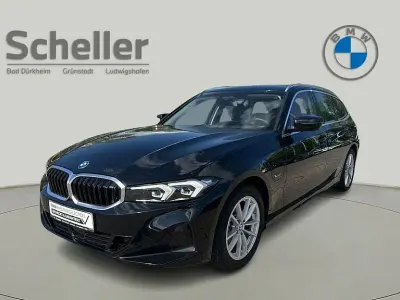 Gebraucht BMW 330e 292 PS (214 kW) 2023 Schwarz uni Kombi