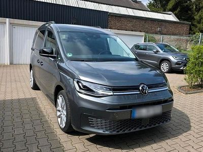 Second-hand VW Caddy Life 116 CP (85 kW) 2025 Gri Monovolum