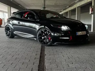 Używany Renault Mégane R.S. 320 KM (235 kW) 2013 Czarny Coupe