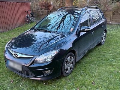 Gebraucht Hyundai i30 90 PS (66 kW) 2012 Schwarz Kombi