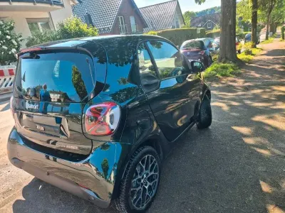 Używany Smart ForTwo Coupé 60 kW (82 KM) 2022 Zielony Hatchback